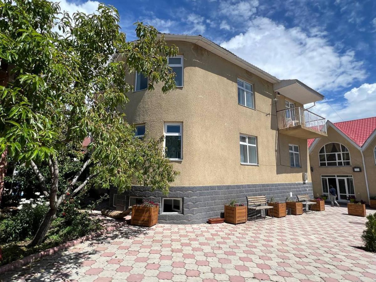 Tan Nuru Guest House Гостевой Дом Тан Нуру Cholpon-Ata Exteriör bild